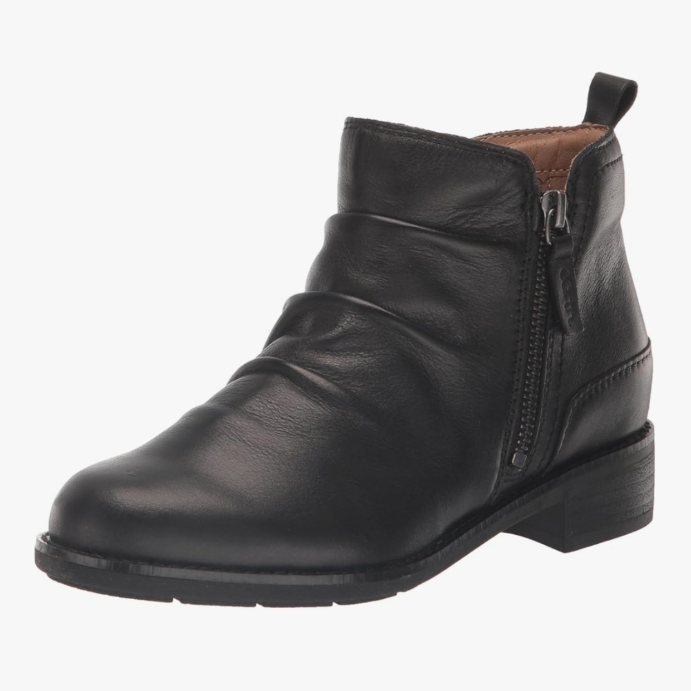 Earth Black Leather Ankle Booties